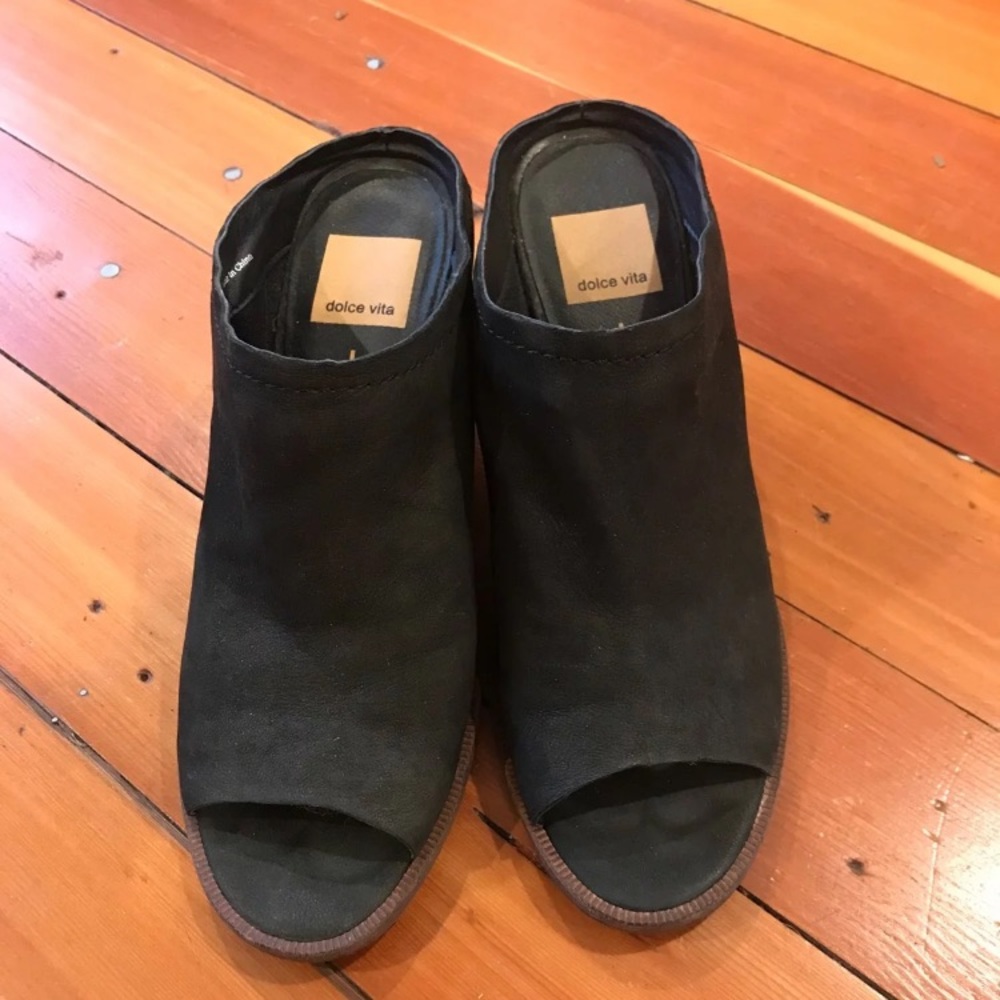 Black Dolce Vita mules, sz 6.5